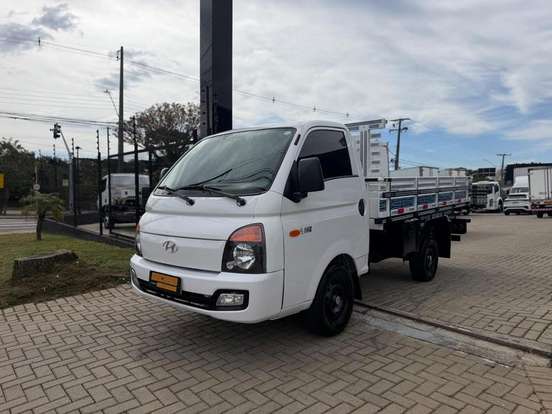 HYUNDAI-HR-2.5 LONGO SEM CAÇAMBA 4X2 16V 130CV TURBO INTERCOOLER DIESEL 2P MANUAL HYUNDAI-HR-2019