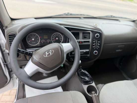 HYUNDAI-HR-2.5 LONGO SEM CAÇAMBA 4X2 16V 130CV TURBO INTERCOOLER DIESEL 2P MANUAL HYUNDAI-HR-2019