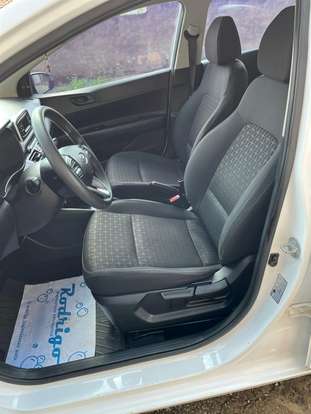 HYUNDAI-HB20-2023