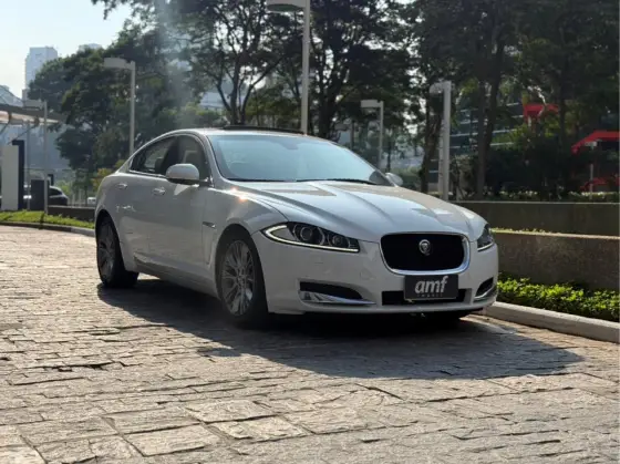 JAGUAR XF 3.0 PREMIUM LUXURY V6 24V GASOLINA 4P AUTOMÁTICO JAGUAR XF 3.0 PREMIUM LUXURY V6 24V GASOLINA 4P AUTOMÁTICO