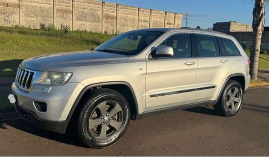 JEEP-GRAND CHEROKEE-3.6 LAREDO 4X4 V6 24V GASOLINA 4P AUTOMÁTICO JEEP-GRAND CHEROKEE-2011