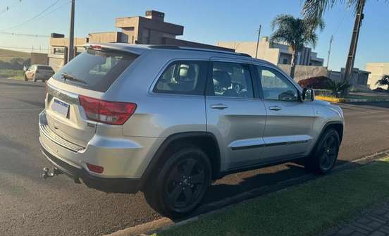 JEEP-GRAND CHEROKEE-2011