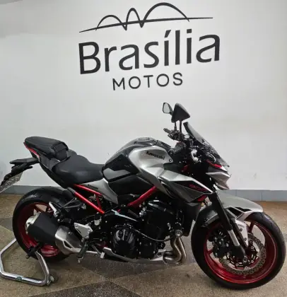 KAWASAKI Z900 KAWASAKI Z900
