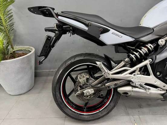 KAWASAKI-ER-6N-2011