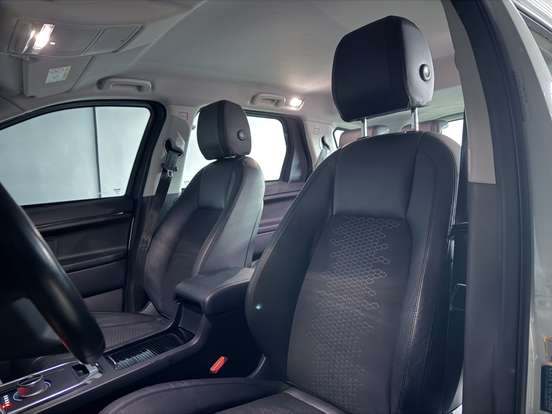LAND ROVER-DISCOVERY SPORT-2016