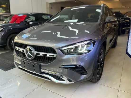 MERCEDES-BENZ-GLA 200-2025