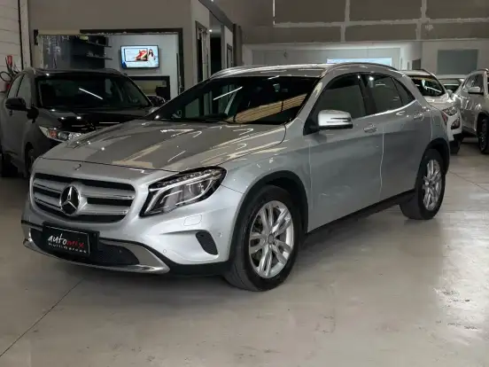 MERCEDES-BENZ-GLA 200-1.6 CGI ADVANCE 16V TURBO GASOLINA 4P AUTOMÁTICO MERCEDES-BENZ-GLA 200-2014