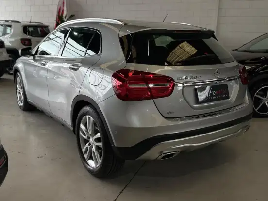 MERCEDES-BENZ-GLA 200-2014