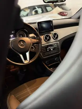 MERCEDES-BENZ-GLA 200-2014