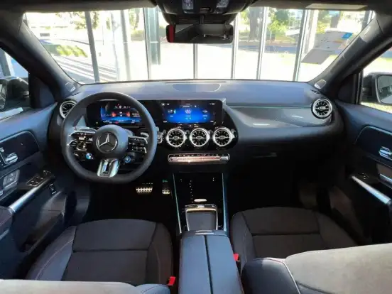 MERCEDES-BENZ-GLA 35 AMG-2025
