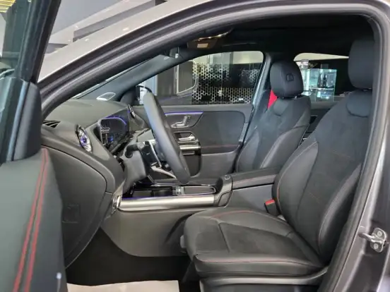 MERCEDES-BENZ-GLA 35 AMG-2.0 MHEV 4MATIC SPEEDSHIFT MERCEDES-BENZ-GLA 35 AMG-2025