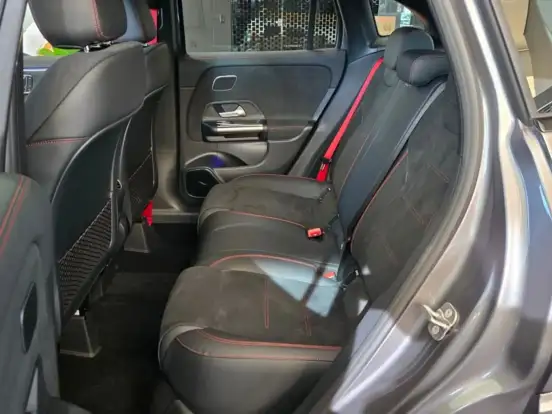 MERCEDES-BENZ-GLA 35 AMG-2025