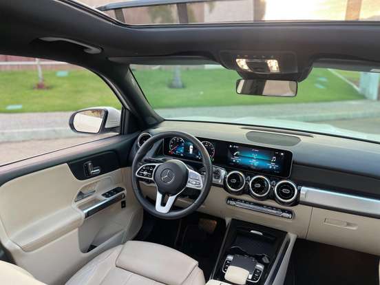 MERCEDES-BENZ-GLB 200-2020