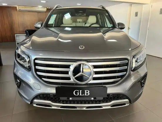 MERCEDES-BENZ-GLB 220-2025