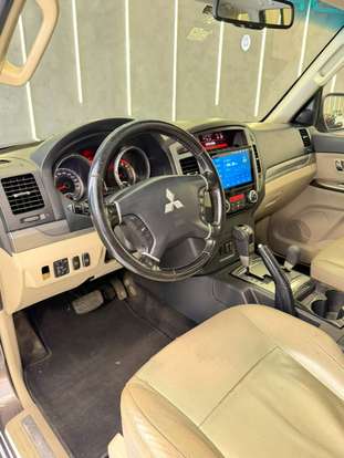 MITSUBISHI-PAJERO-2015