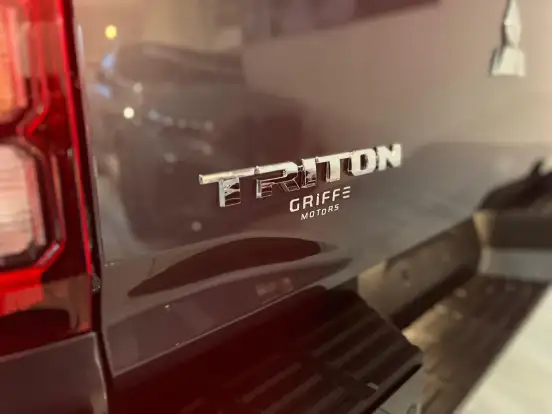 MITSUBISHI-TRITON-2025