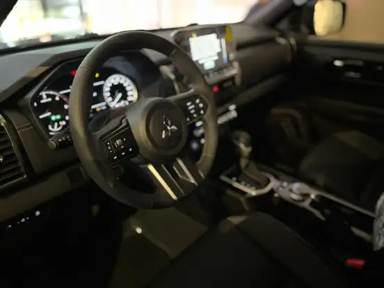 MITSUBISHI-TRITON-2025