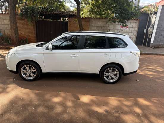 MITSUBISHI-OUTLANDER-2.0 16V GASOLINA 4P AUTOMÁTICO MITSUBISHI-OUTLANDER-2013