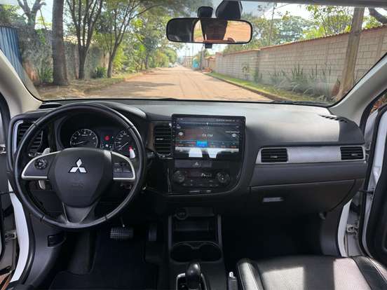 MITSUBISHI-OUTLANDER-2.0 16V GASOLINA 4P AUTOMÁTICO MITSUBISHI-OUTLANDER-2013