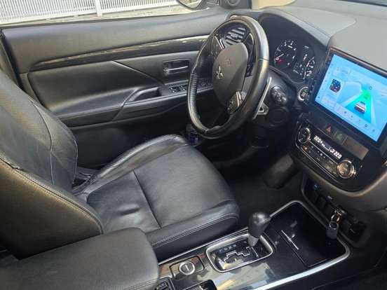 MITSUBISHI-OUTLANDER-2.2 4X4 16V DIESEL 4P AUTOMÁTICO MITSUBISHI-OUTLANDER-2016