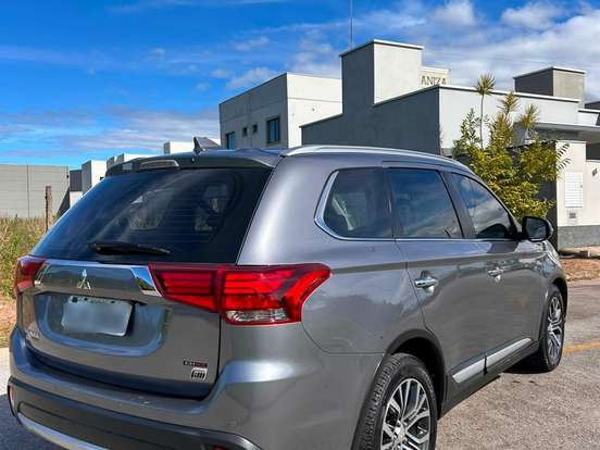MITSUBISHI-OUTLANDER-2.2 4X4 16V DIESEL 4P AUTOMÁTICO MITSUBISHI-OUTLANDER-2016