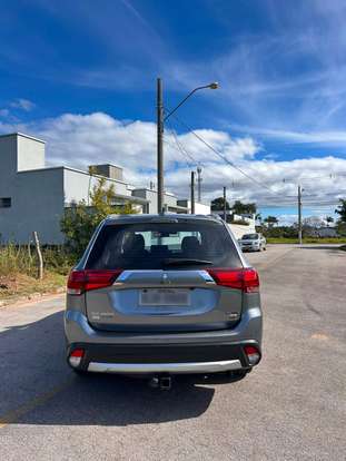 MITSUBISHI-OUTLANDER-2016