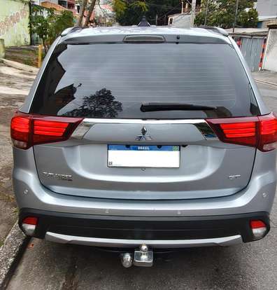 MITSUBISHI-OUTLANDER-3.0 GT 4X4 V6 24V GASOLINA 4P AUTOMÁTICO MITSUBISHI-OUTLANDER-2015