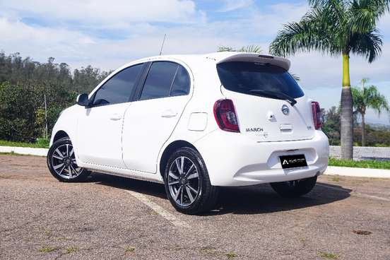NISSAN-MARCH-2018