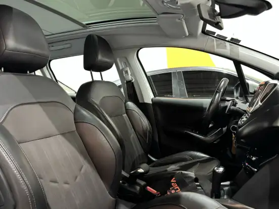 PEUGEOT-2008-1.6 16V FLEX GRIFFE 4P AUTOMÁTICO PEUGEOT-2008-2015