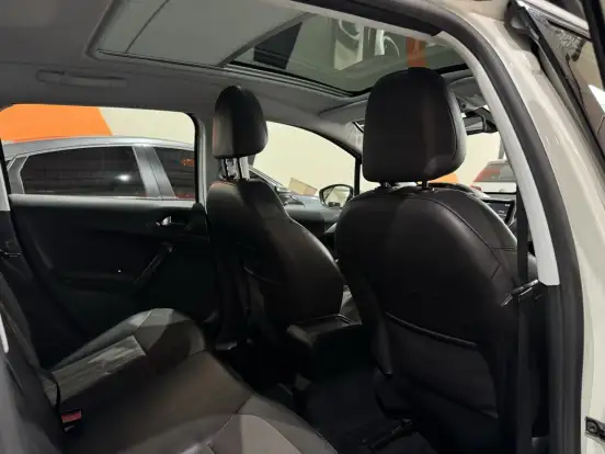 PEUGEOT-2008-1.6 16V FLEX GRIFFE 4P AUTOMÁTICO PEUGEOT-2008-2015