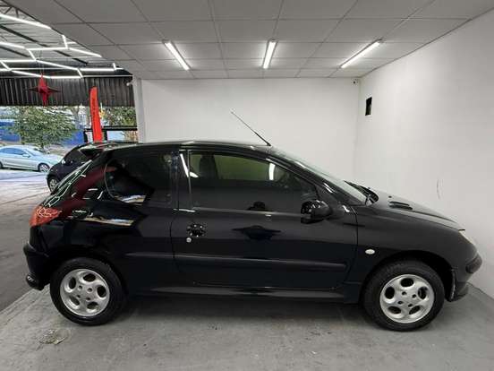 PEUGEOT-206-1.4 PRESENCE 8V GASOLINA 2P MANUAL PEUGEOT-206-2005