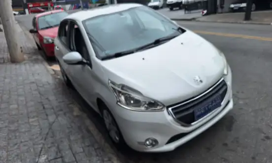 PEUGEOT-208-2015