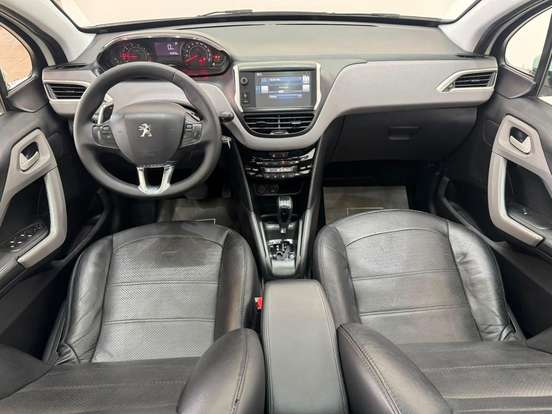 PEUGEOT-208-2017