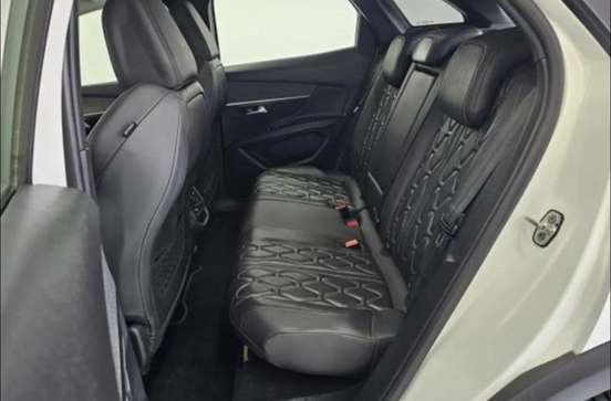 PEUGEOT-3008-2022