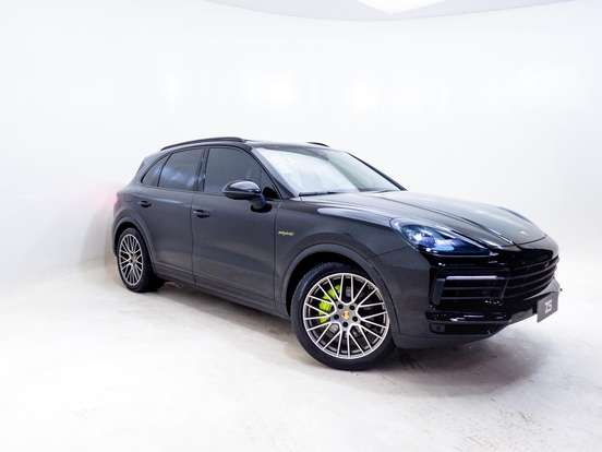 PORSCHE-CAYENNE-2023