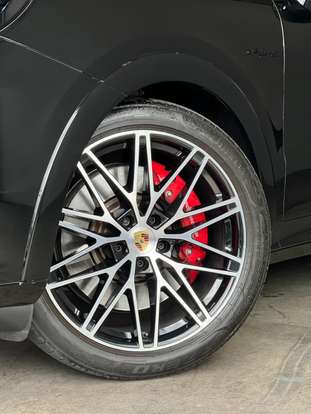 PORSCHE-CAYENNE-2024