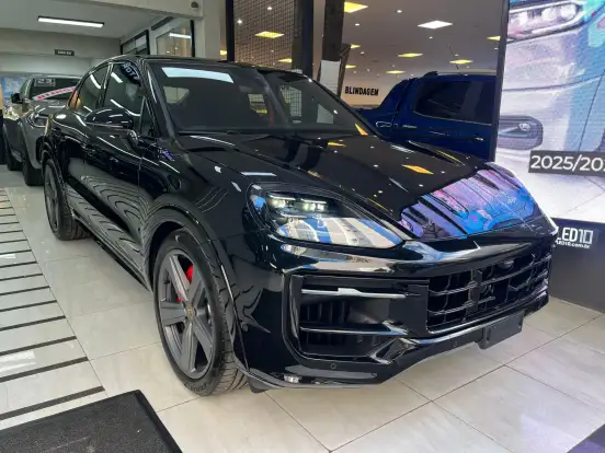 PORSCHE-CAYENNE-2025