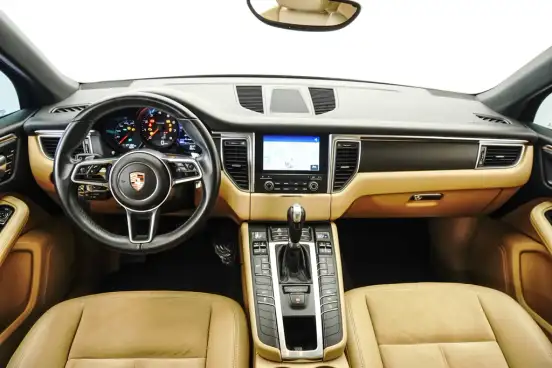 PORSCHE-MACAN-2017
