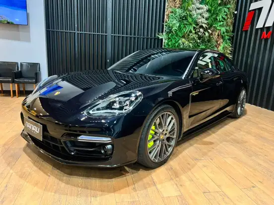 PORSCHE-PANAMERA-2023