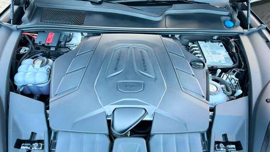 PORSCHE-CAYENNE-2025
