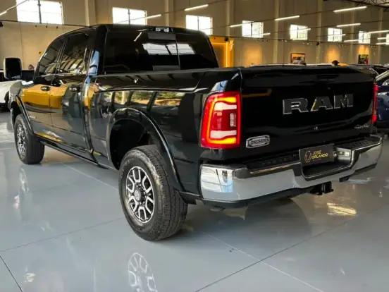 RAM-3500-6.7 I6 TURBO DIESEL LIMITED LONGHORN CD 4X4 AUTOMÁTICO RAM-3500-2024