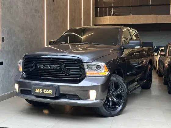 RAM CLASSIC 5.7 V8 GASOLINA LARAMIE NIGHT EDITION CD 4X4 AUTOMÁTICO RAM CLASSIC 5.7 V8 GASOLINA LARAMIE NIGHT EDITION CD 4X4 AUTOMÁTICO