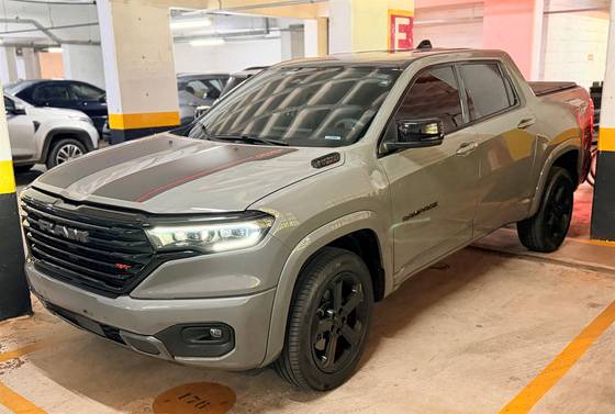 RAM RAMPAGE 2.0 HURRICANE 4 TURBO GASOLINA R/T 4X4 AUTOMÁTICO