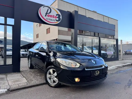 RENAULT FLUENCE 2.0 DYNAMIQUE 16V FLEX 4P AUTOMÁTICO RENAULT FLUENCE 2.0 DYNAMIQUE 16V FLEX 4P AUTOMÁTICO