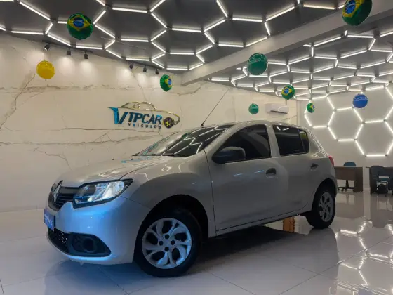 RENAULT SANDERO 1.0 12V SCE FLEX LIFE MANUAL RENAULT SANDERO 1.0 12V SCE FLEX LIFE MANUAL