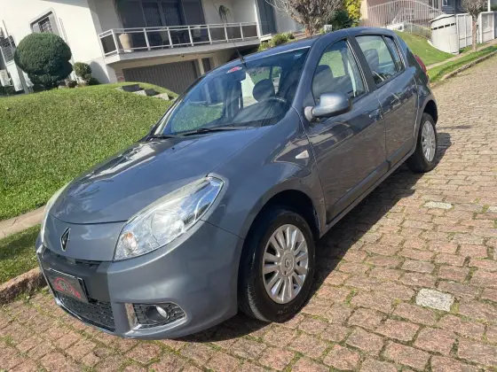 RENAULT SANDERO 1.6 PRIVILÉGE 16V FLEX 4P MANUAL RENAULT SANDERO 1.6 PRIVILÉGE 16V FLEX 4P MANUAL