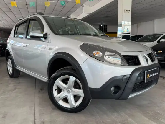 RENAULT SANDERO 1.6 STEPWAY 16V FLEX 4P MANUAL RENAULT SANDERO 1.6 STEPWAY 16V FLEX 4P MANUAL