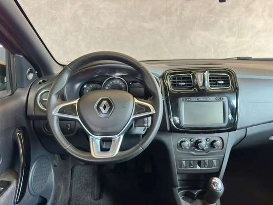 RENAULT-SANDERO-2022