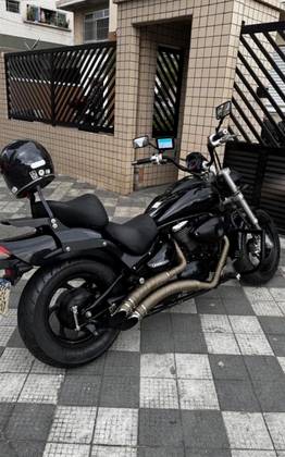SUZUKI BOULEVARD M800 