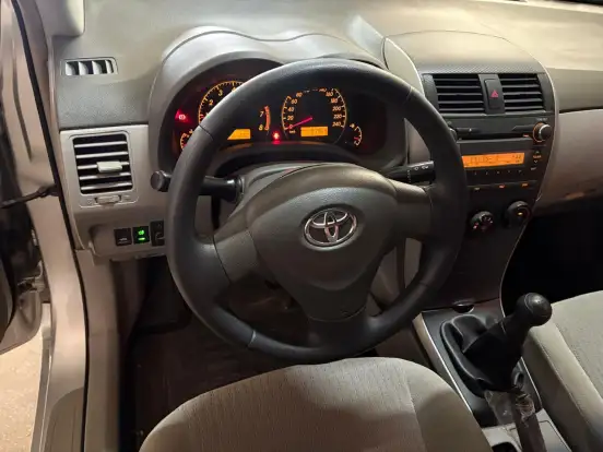 TOYOTA-COROLLA-1.8 GLI 16V FLEX 4P MANUAL TOYOTA-COROLLA-2011